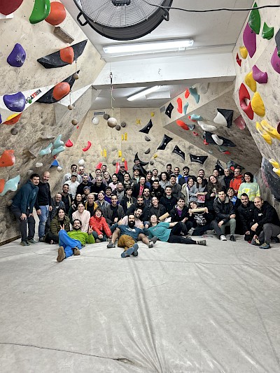 MARATÓN NAVIDEÑO DE BÚLDER & LANCE AL LACÓN