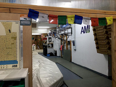 ABRIMOS DE NUEVO LAS PUERTAS ABRIMOS DE NUEVO LAS PUERTAS