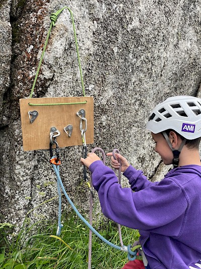 SALIDA A ROCA DE LA ESCUELA BASE